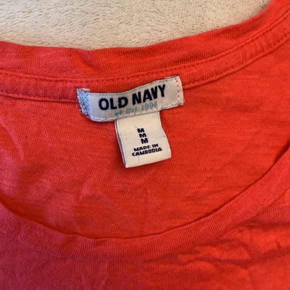 Coral red t shirt old navy size M lightly used - Picture 2 of 3